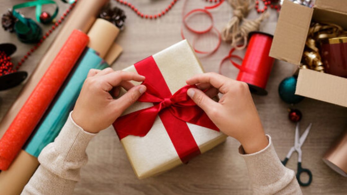 How to Make Gift Wrapping More Meaningful and Personalized